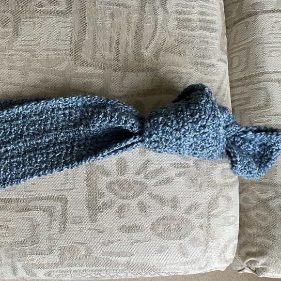New Hand Crocheted Winter Scarf 🧣 - Picture 6 of 7